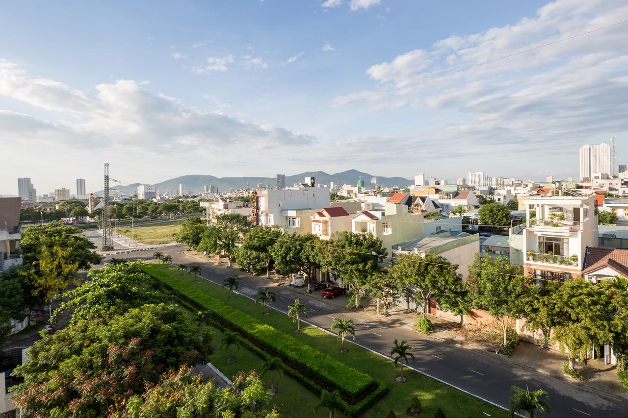 Cali Night Hotel Da Nang Exterior photo